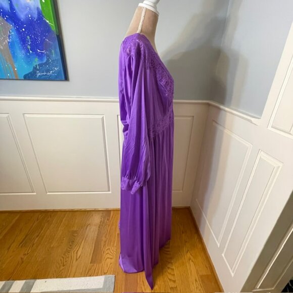 Shadowline Silhouette Lace Bodice Long NightGown & Robe Set Plus Size 2X - Picture 8 of 12